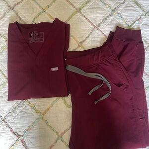 Figs Women's Maroon Scrub Set